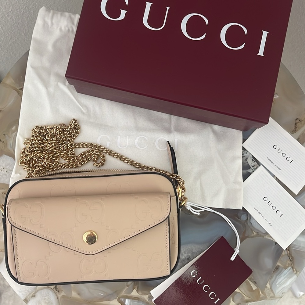 $2,250 GUCCI Super Mini Shoulder Bag Purse Beige Gold Chain